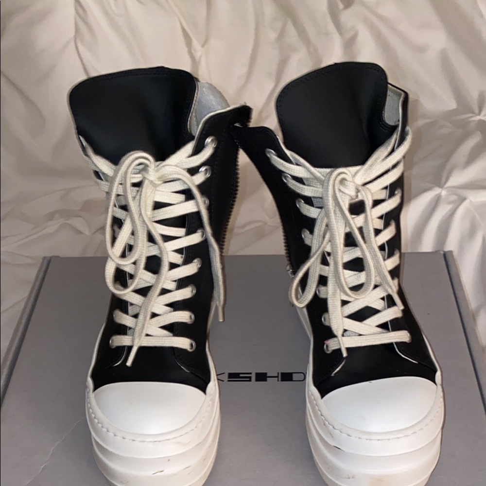 COPY - worn 3 times dirt will be cleaned.